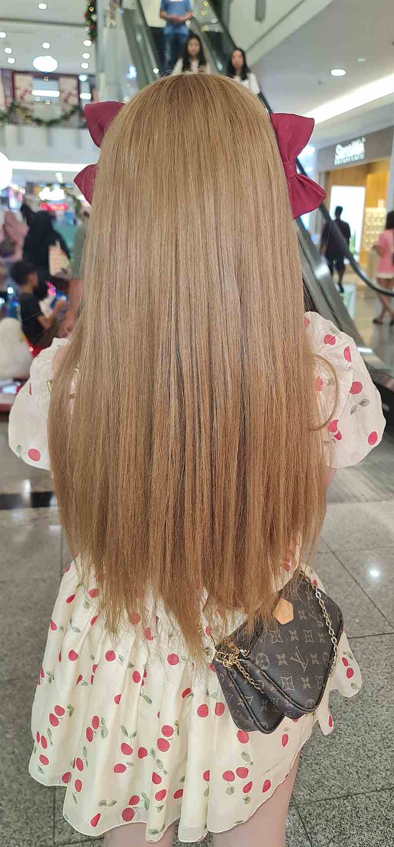 Mega hair natural aplicado na Bella Maison
