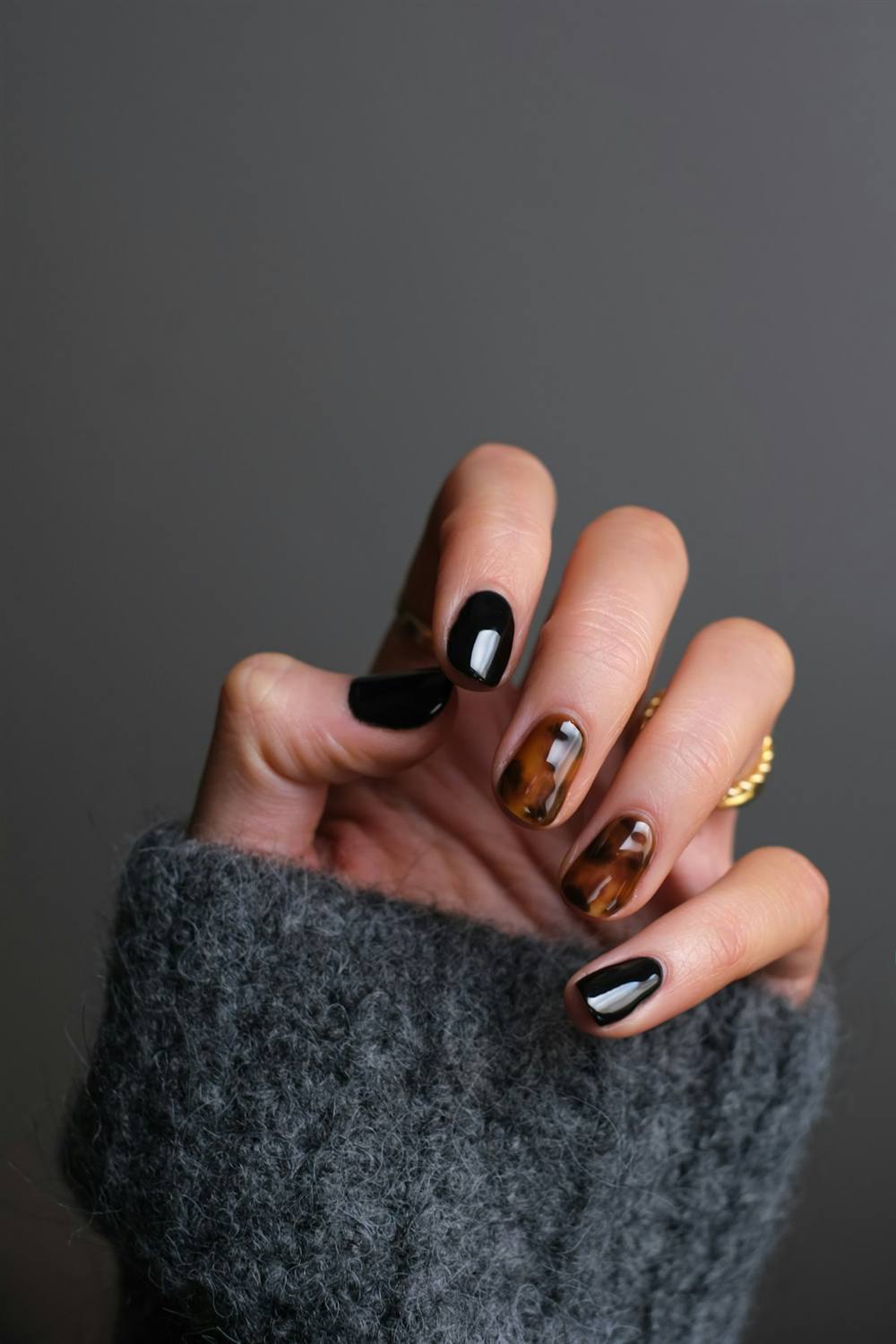 Alongamento de unhas de gel realizado na Bella Maison